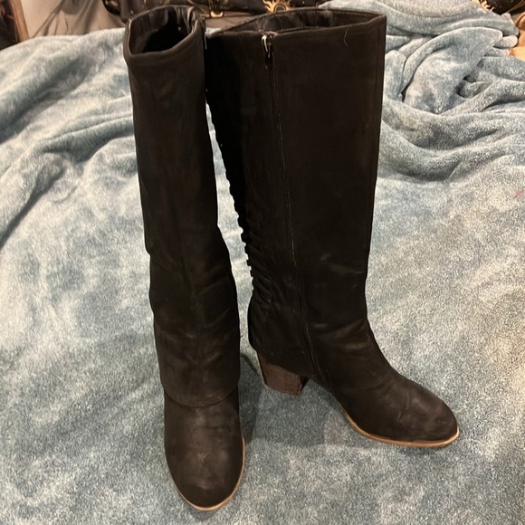 Black knee high Fergalicious boots with lacing detail size 11 - Picture 2 of 7